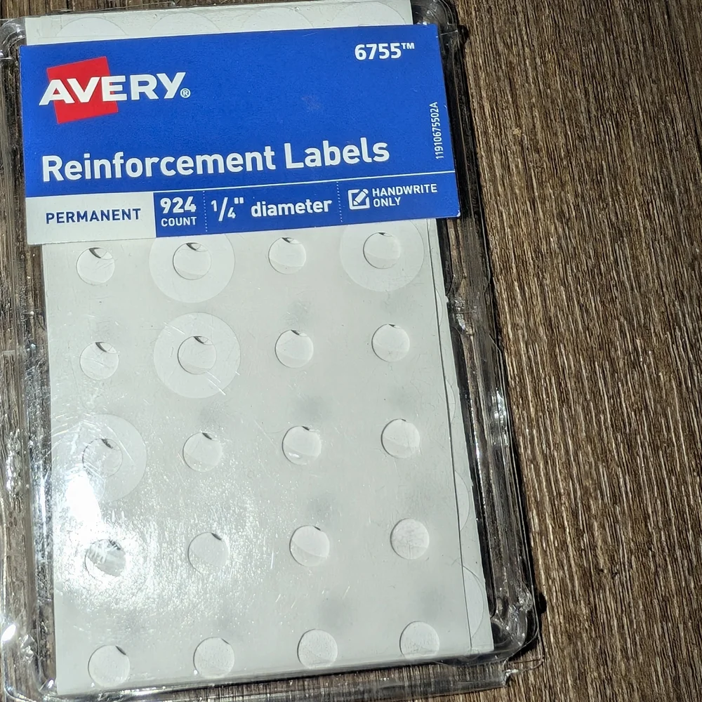 Avery Multi- Use Labels Name Badge Reinforcement Dots Assorted Lot